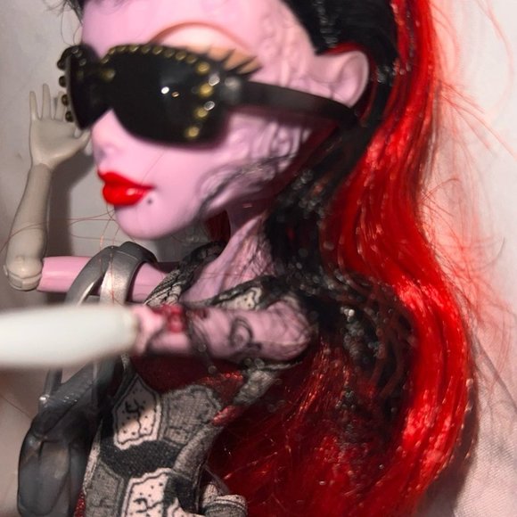 Monster High Operetta Doll 1st Wave (OUTFIT-FIXED) - Picture 4 of 7
